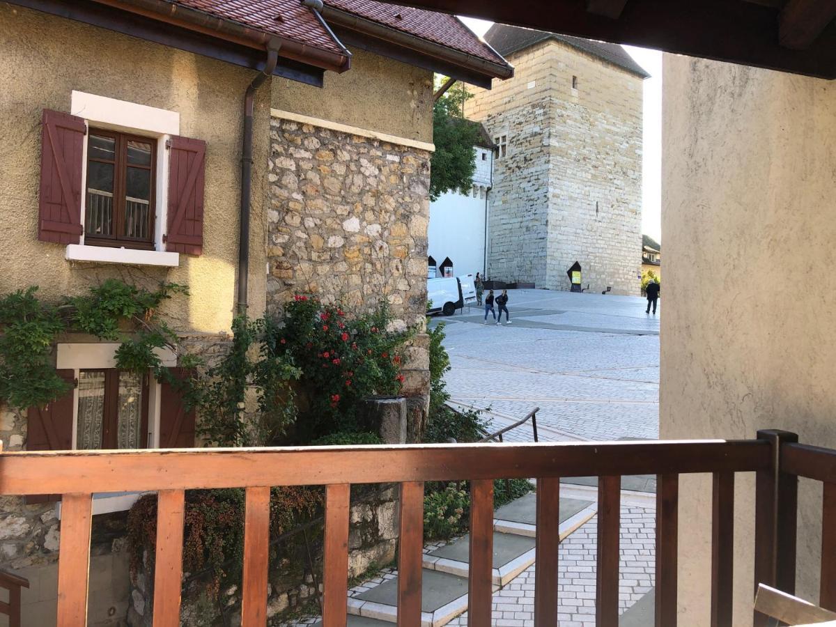Appartement Dans La Vieille Ville, En Face Du Chateau Annecy Exterior foto